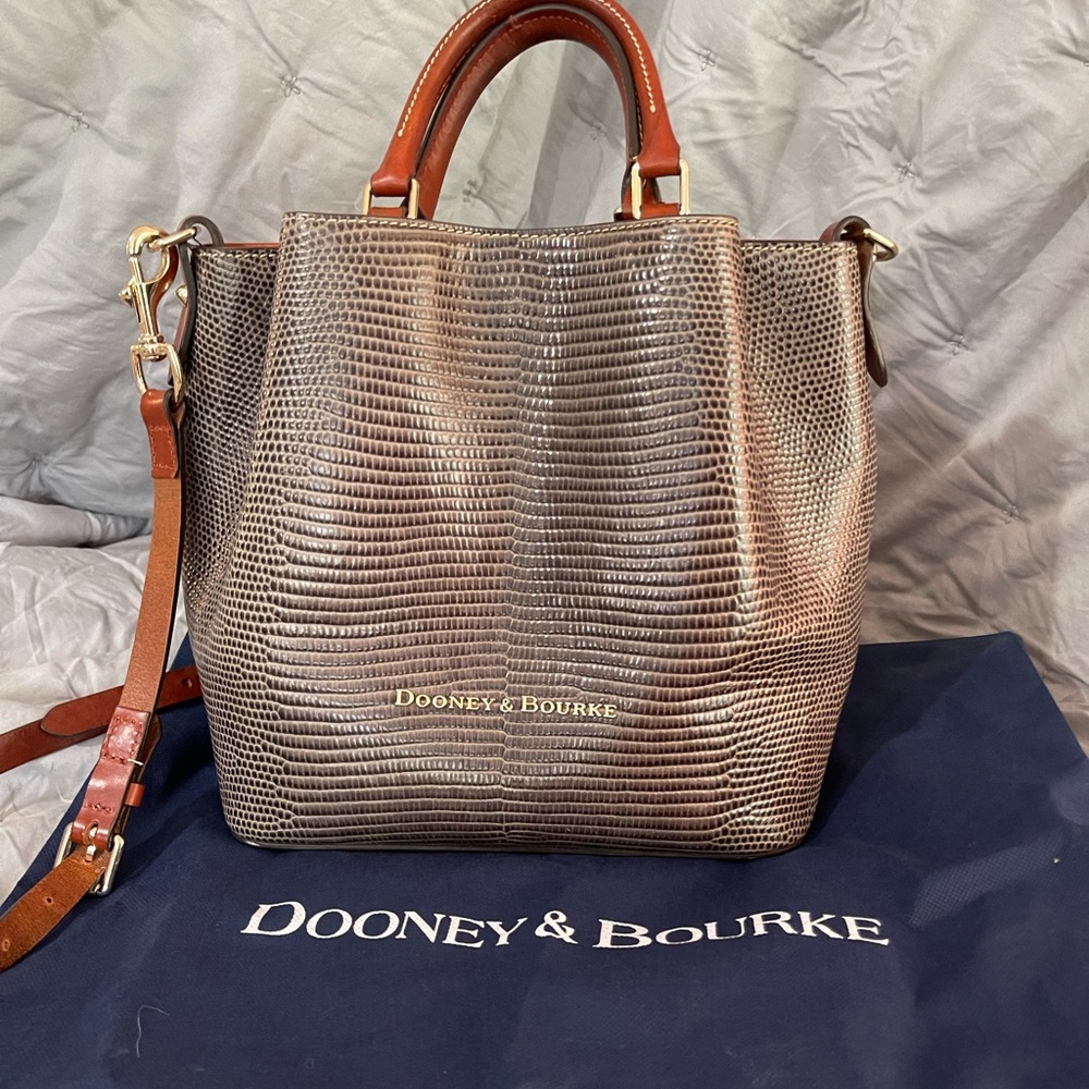 Dooney & Bourne bucket purse